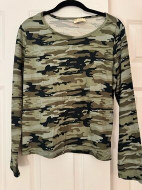 Bobbie Brooks Olive and Black Camo Long-Sleeve Tee